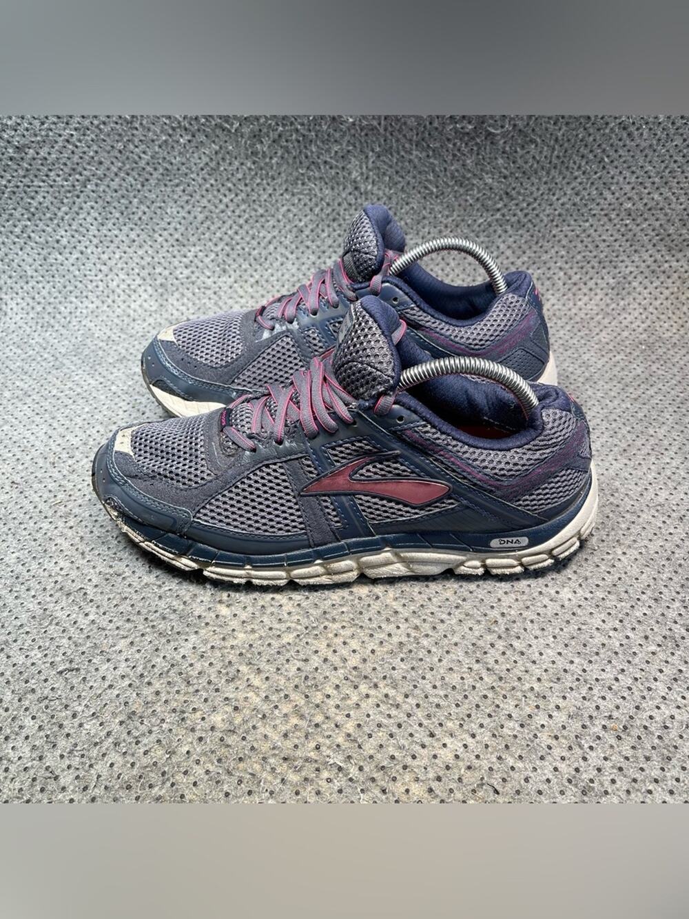 Brooks Addiction 12 Running Shoes Size 10 Women’s